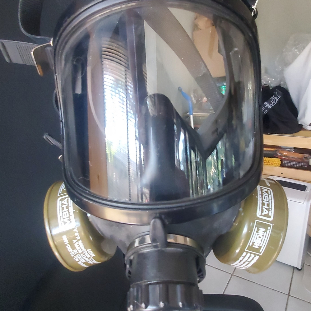 Unknown Brand Full Face Respirator Mask in Olive Green and Black